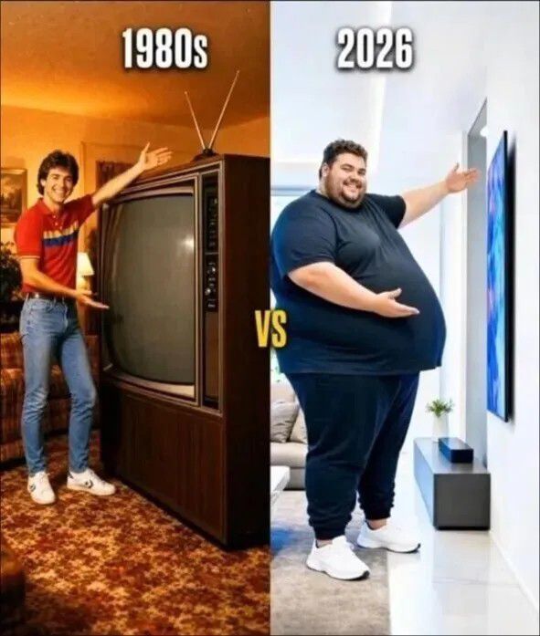 1980s VS 2026. Мужчина в 1980-х годах показывает большой телевизор, а мужчина в 2026 году показывает тонкий телевизор, при этом сам он стал значительно крупнее.