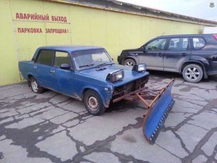 Аварийный выход  парковка. Запрещна