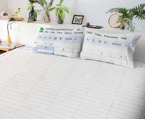 Кровать, имитирующая окно Excel со строками и панелью инструментов