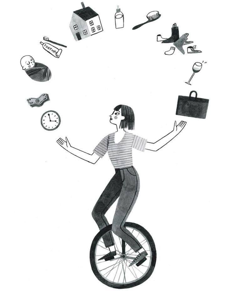 Человек на моноколесе с висящими вокруг бытовыми предметами