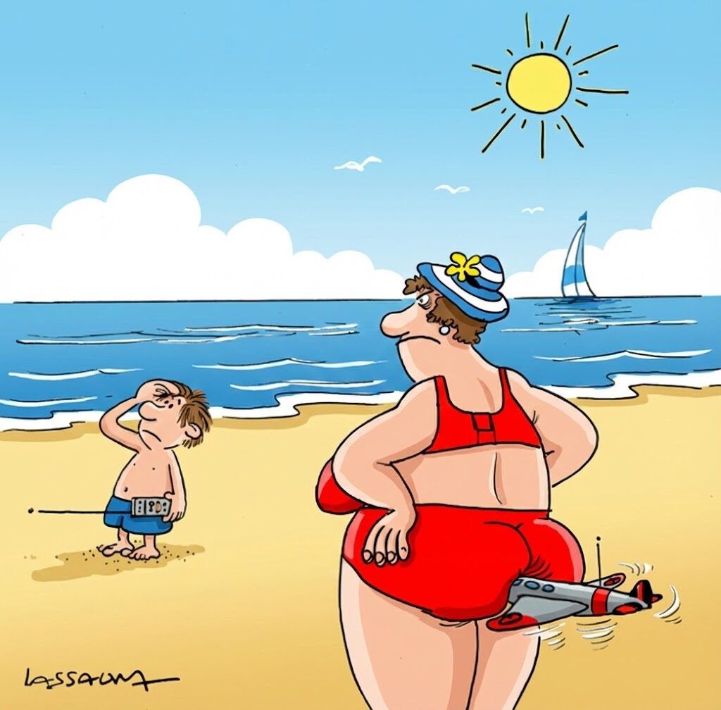 Карикатура на пляже: мужчина в красном купальнике смотрит на худого мальчика, ракета зажатая в ноге