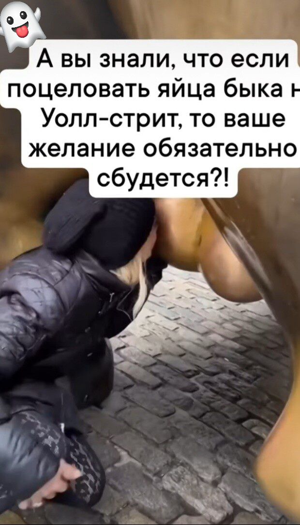  Сегодня топ-5 квартир, в которых живут российские госслужащие. Лайк, подписка, поехали! Игорь Швалов. Дом на Котельнической набережной. Квартира за 600 миллионов. Целый этаж в элитном доме превращен в его хоромы. Более тысячи квадратных метров. Почти 20 лет на госслужбе и внезапно стал миллиардером. А помните, как он ржал над россиянами без квартир? Нам показали сегодня квартиры даже 20 квадратных метров. Кажется смешным, а люди приобретают такое жилье. Николай Подгузов. Бывший глава Почты России. Квартира за 1 миллиард рублей. Интерьер особняка проектировал племянник британской королевы. Стоимость квартиры превышает официальные доходы Подгузова за 100 лет. Он объяснил это удачной ипотекой. Ну, знаете, обычная ипотека такая. На миллиард. Серьезно? Она серьезная. Третье место. Алексей Миллер. У него есть мега-квартира в центре Петербурга площадью 1396 квадратных метров. Ранее это было 6 отдельных квартир за миллиард рублей. Из квартиры открывается вид на Неву, Эрмитаж и Петропавловскую крепость. Газпром. Мечты сбываются.