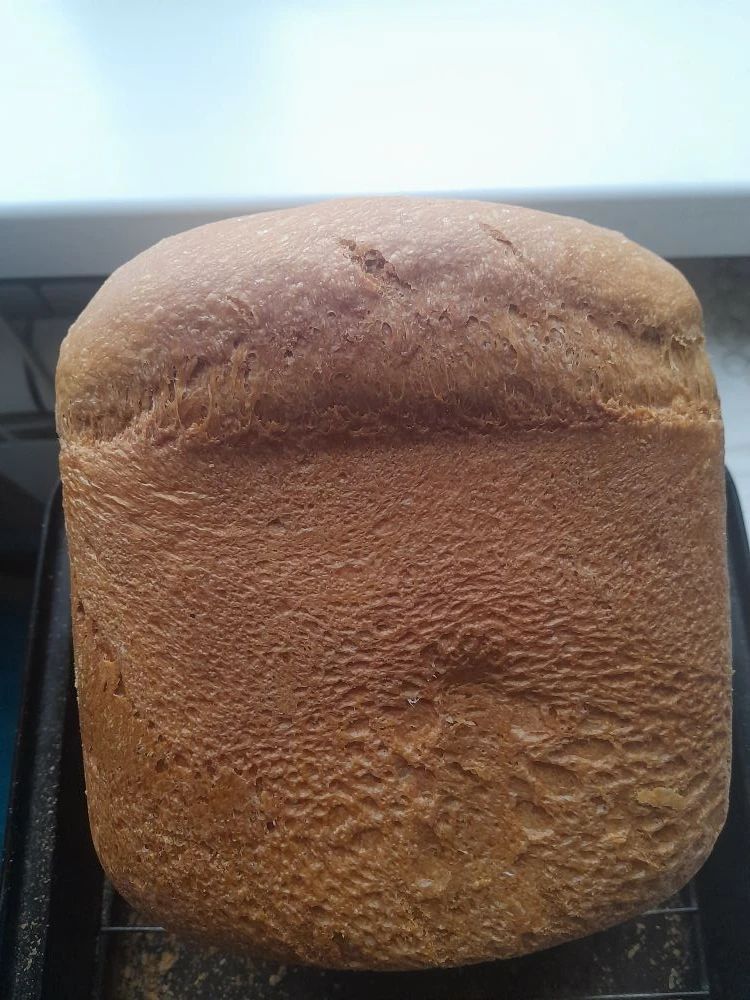 Коричневый хлеб, испечённый в хлебопечке