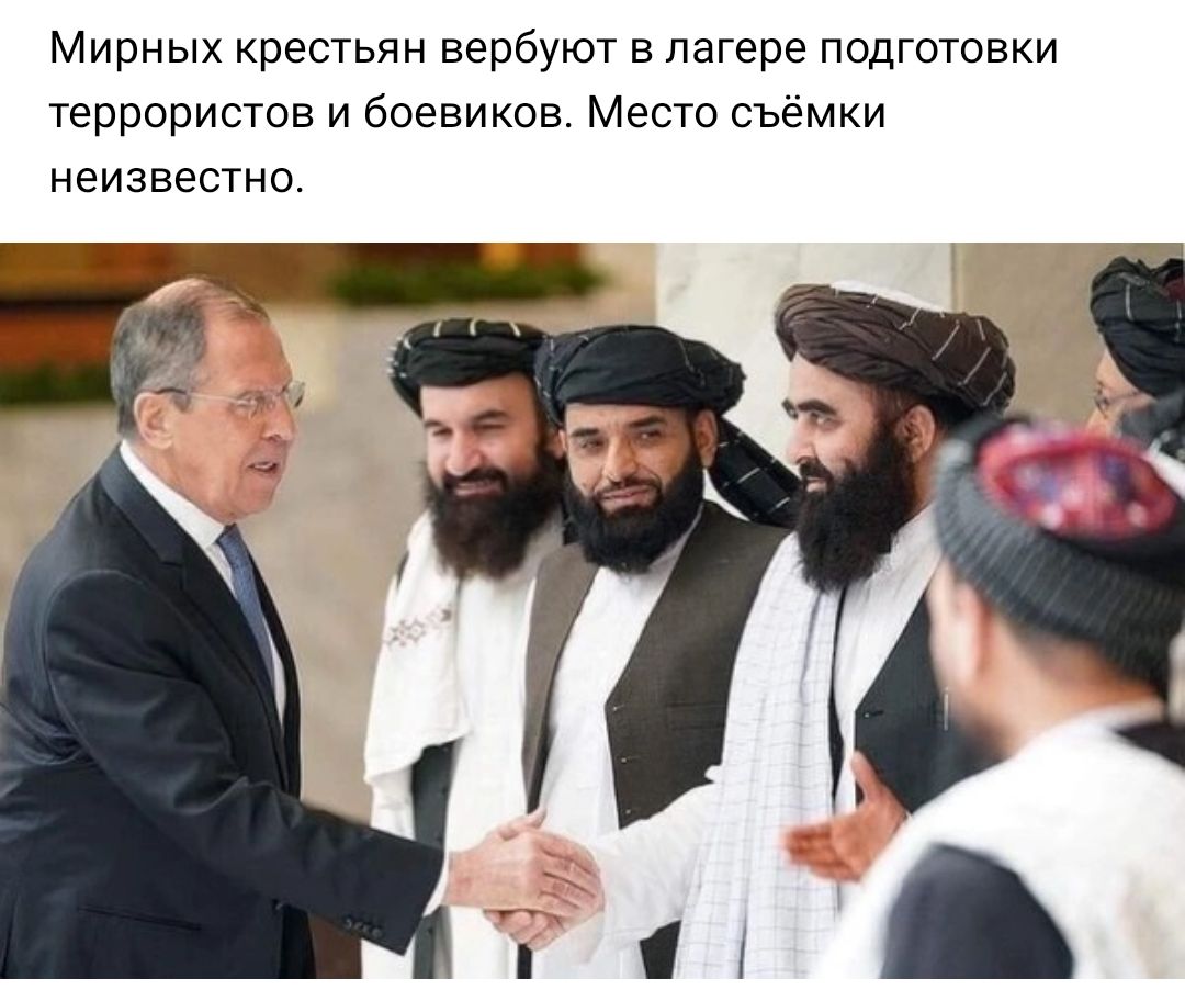 Мирных крестьян вербуют в лагере подготовки террористов и боевиков Место съёмки неизвестно
