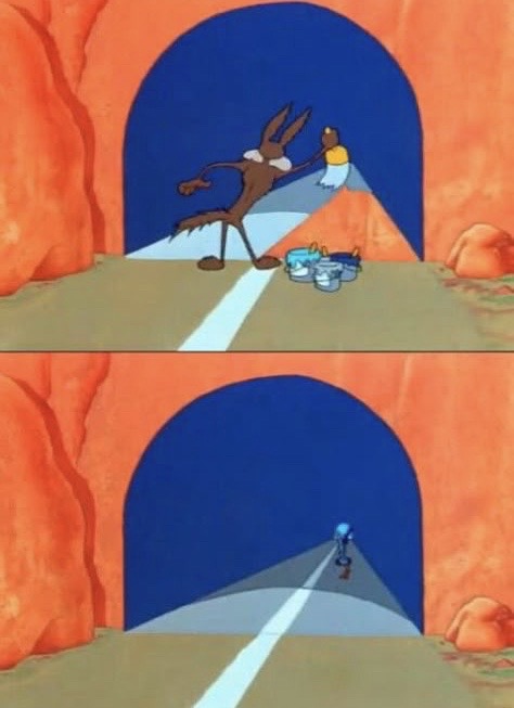 Сцена из мультфильма: заяц у входа в пещеру/туннель, на дорожке две банки и бутылка, кадры сверху и сбоку.