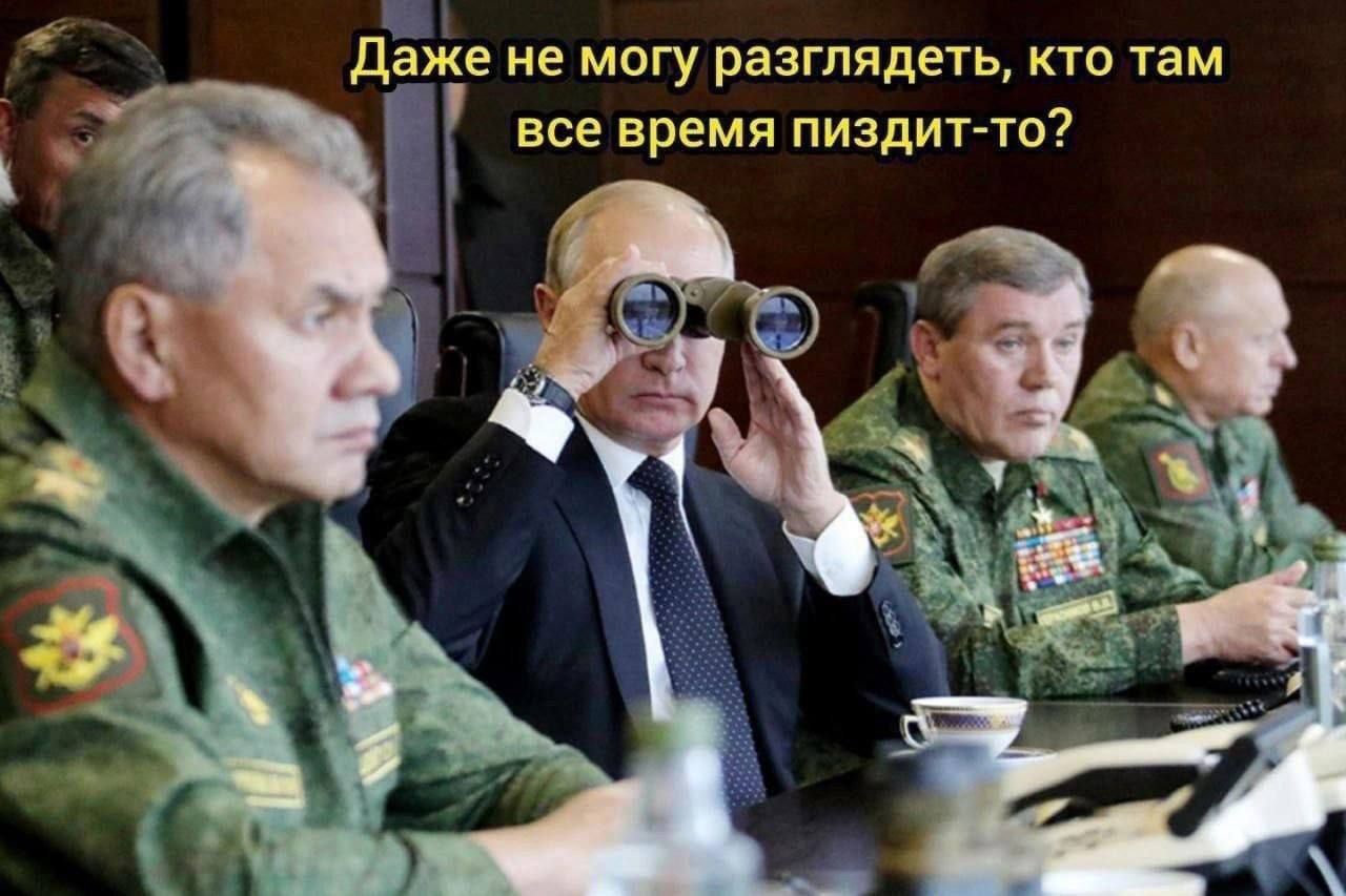 даже не могу разглядеть кто там все время пиздит то к _